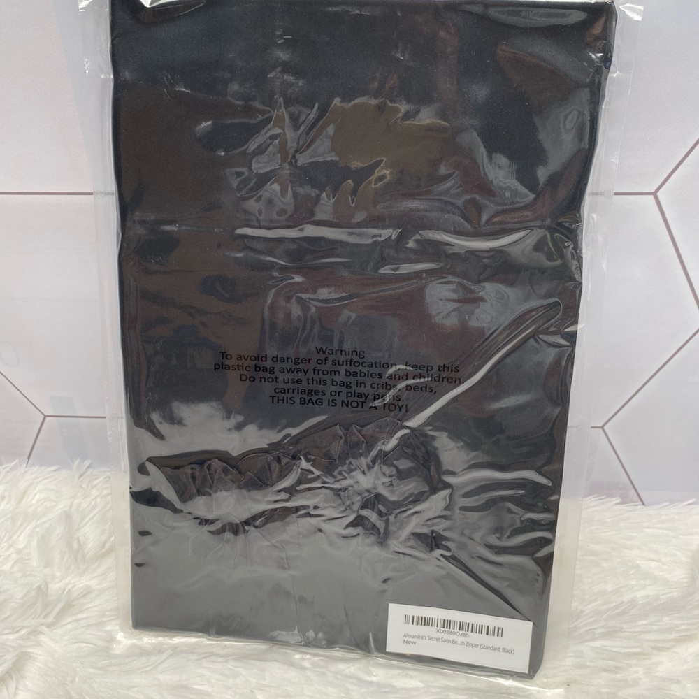 Satin Bed Zippered Pillowcase with Scrunchies for Hair and Skin Pack of 2 - Picture 5 of 6